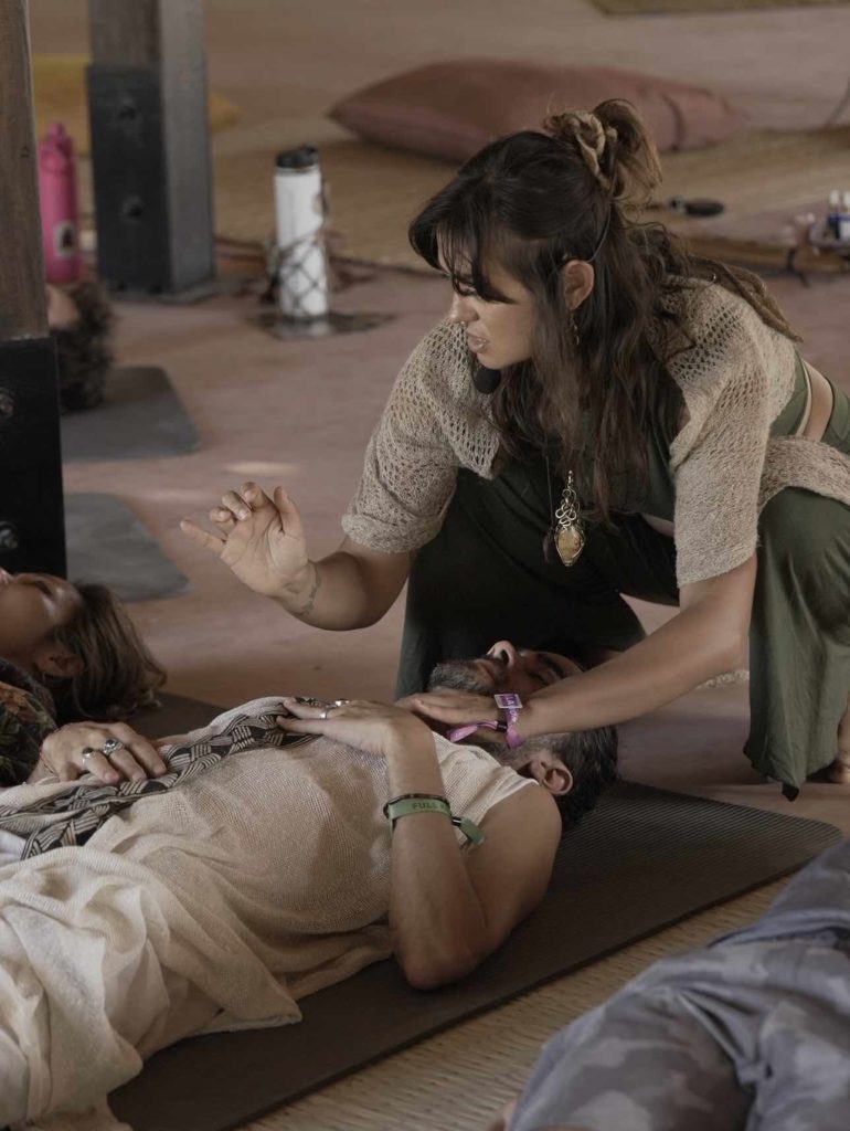 kadek-Dewi-aryani-kda-balinese-dance-the body-remembers-bali-forgotten-land