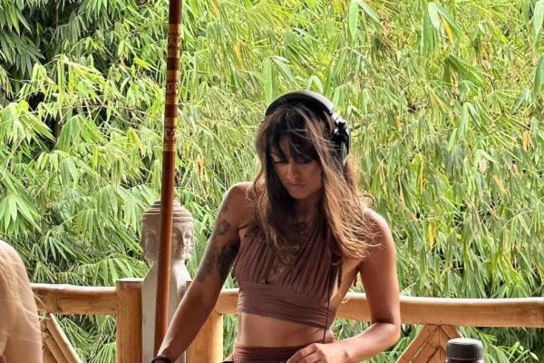 kadek-Dewi-aryani-kda-balinese-dance-the body-remembers-bali-forgotten-land