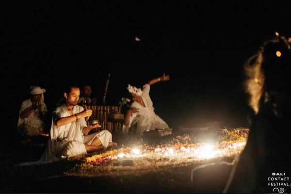 kadek-Dewi-aryani-kda-balinese-dance-the body-remembers-bali-forgotten-land