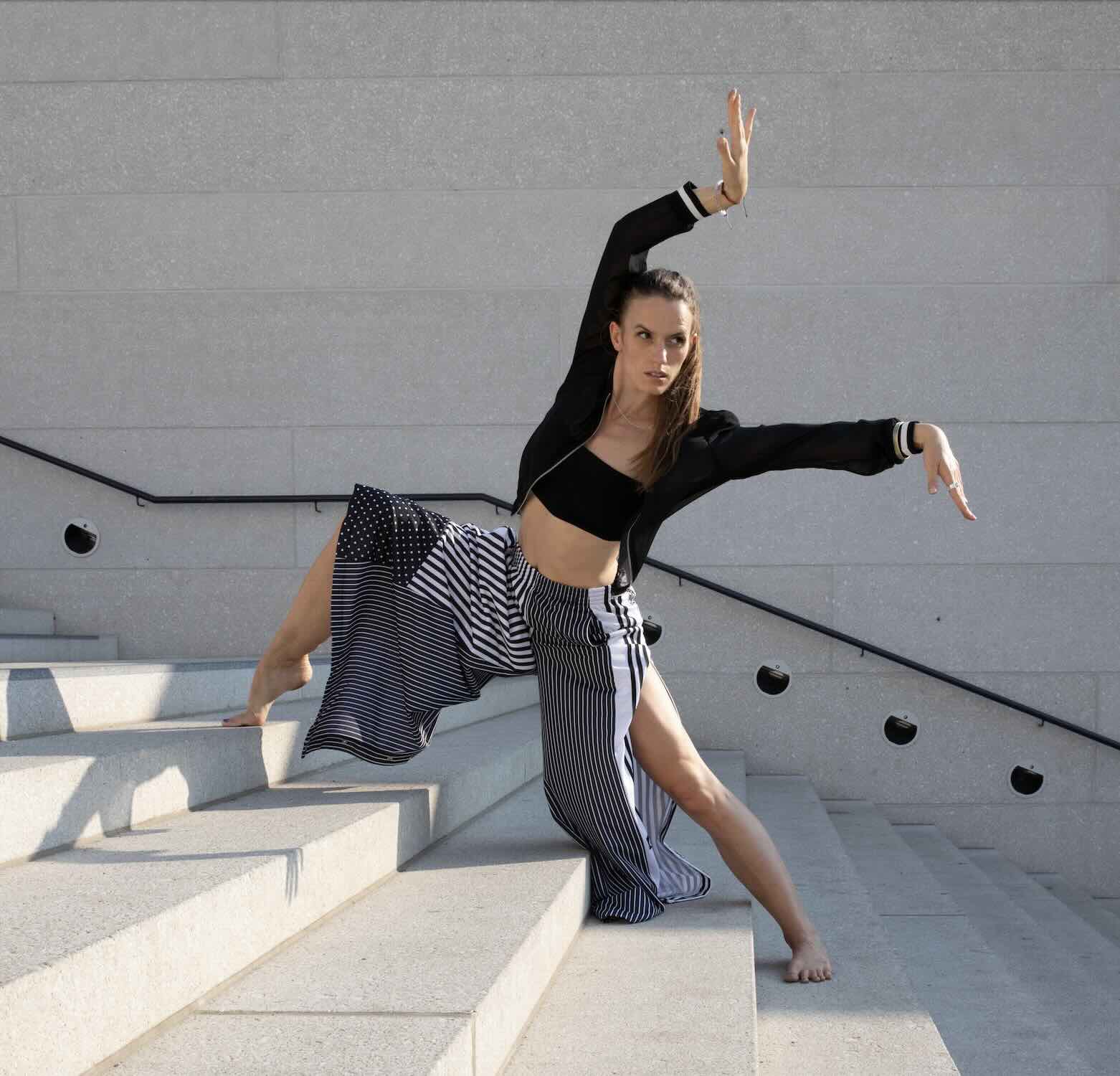 Stella-caric-body-love-festival-forgotten-land